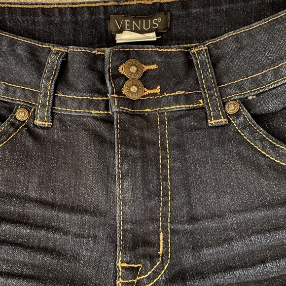 Venus Bermuda Jean Shorts Dark Wash Size 4 - Picture 2 of 12